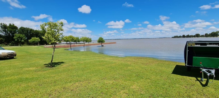 4 Bedroom Property for Sale in Oranjeville Free State